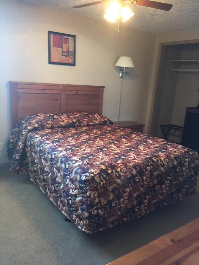 Harrison Inn Duchesne Екстер'єр фото